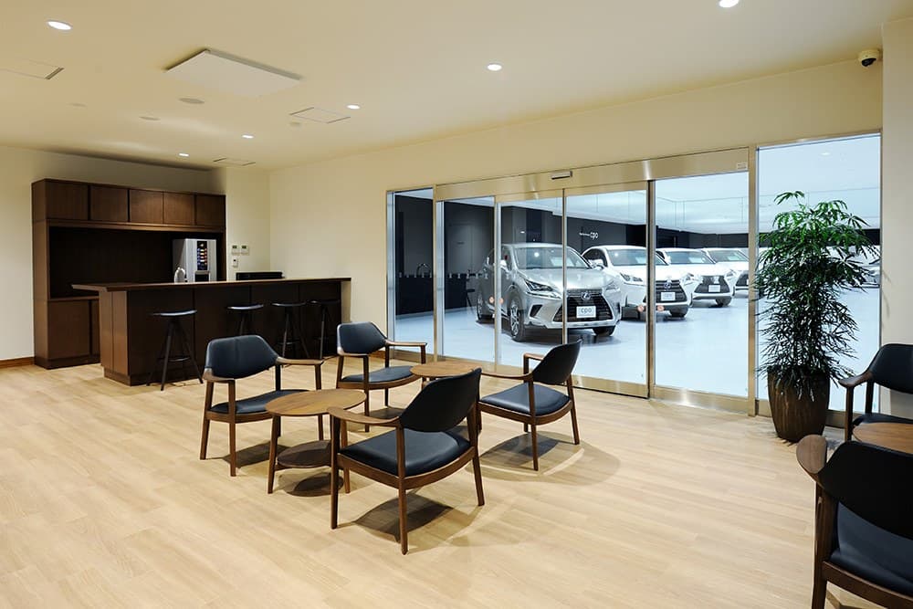 Lexus CPO Kushiro — image 3, Conde House