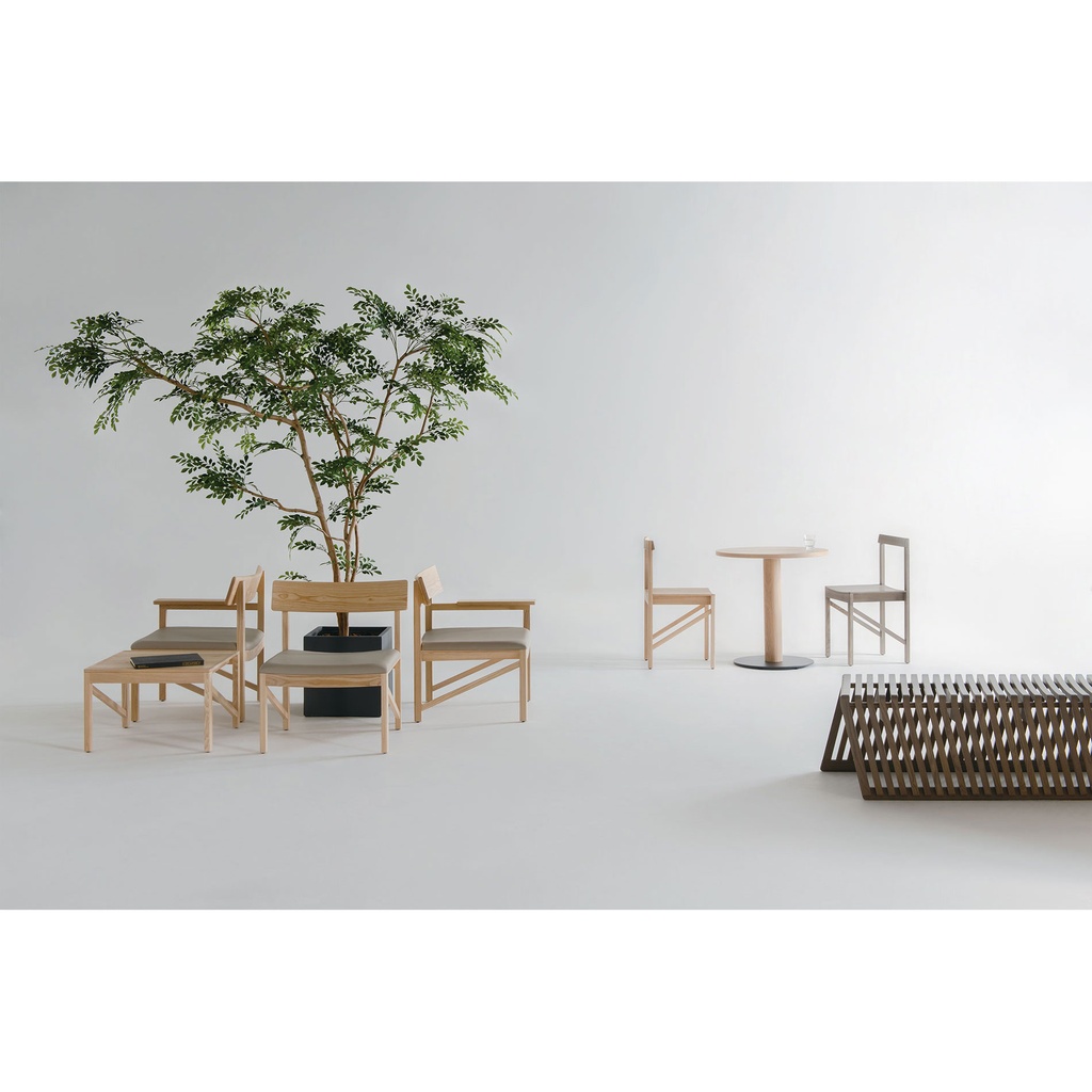 Nakka Armless Easy Chair - 7
