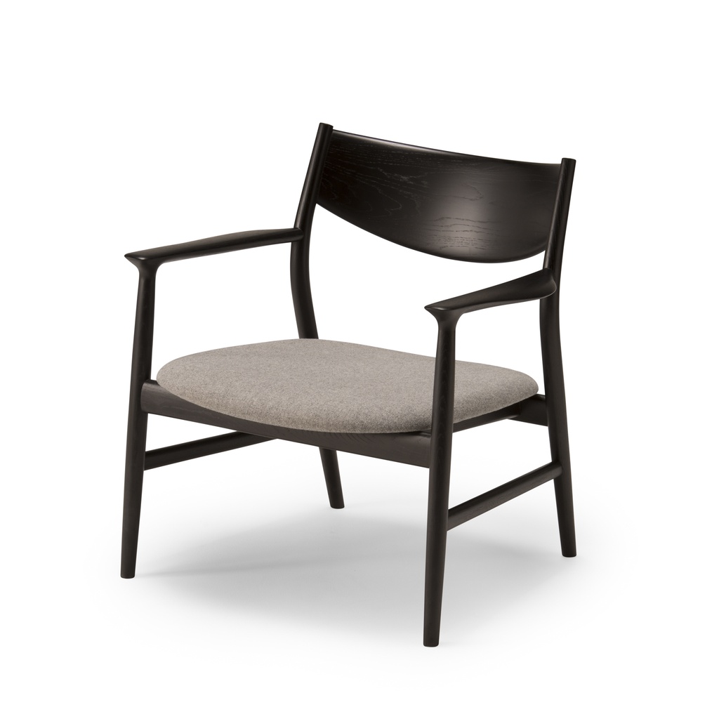 KAMUY LUX Living Easy Chair (Wooden Back)