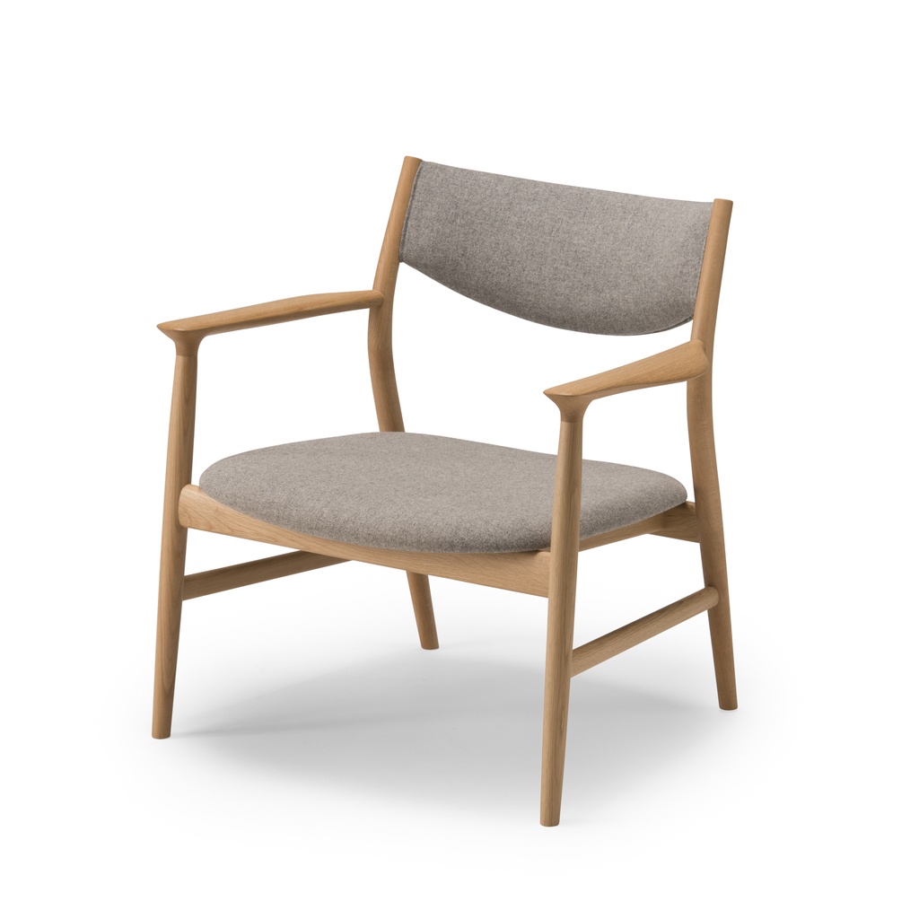 KAMUY LUX Living Easy Chair (Upholstered Back)